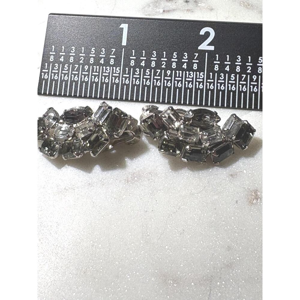 Vintage VTG Weiss earrings grey and clear baguette crystals sparkle clip-on